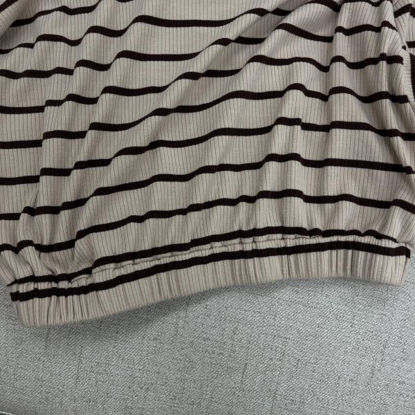 條紋高領短版T 女上衣,二手女裝,穿搭,上衣,條紋長袖,條紋上衣,高領長袖,高領上衣,高領冬衣,冬日穿搭,韓系穿搭,溫柔穿搭,氣質穿搭,短版上衣,短版長袖