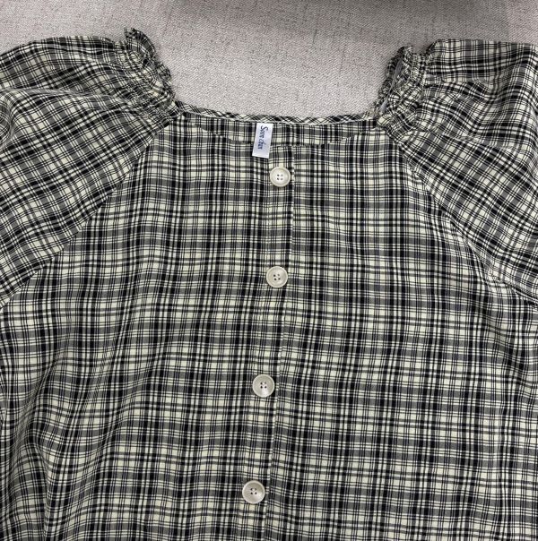 方領格紋澎袖上衣 女上衣,二手女裝,穿搭,上衣,外套,襯衫 格紋 方領 澎袖