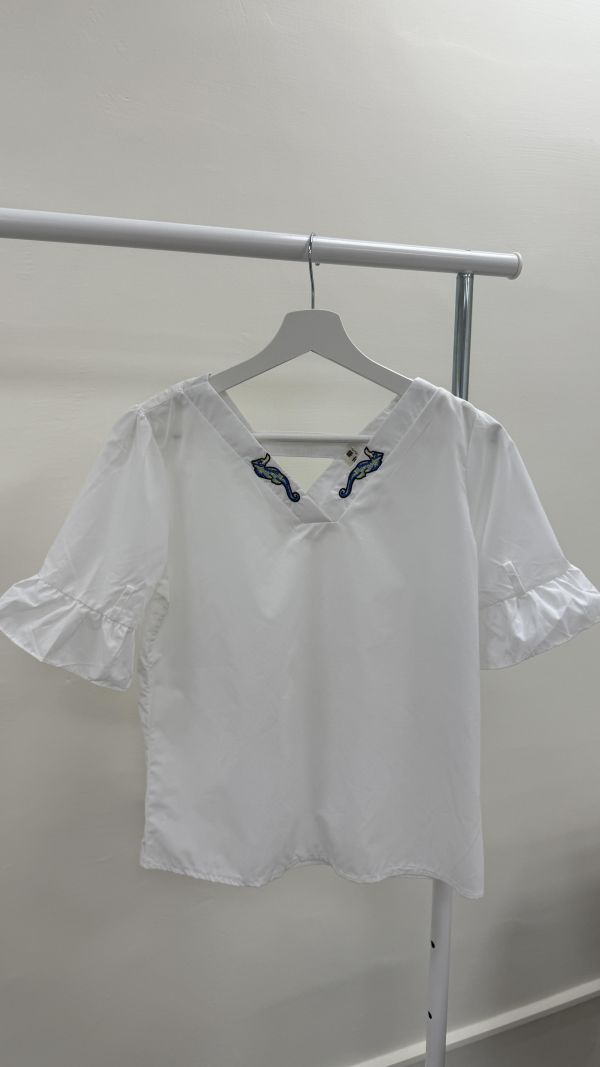 V領刺繡設計感衫 女上衣,二手女裝,穿搭,上衣,外套,襯衫