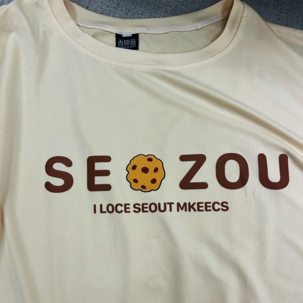 鵝黃小餅乾T恤 女上衣,二手女裝,穿搭,上衣,外套,襯衫 卡通圖案 可愛