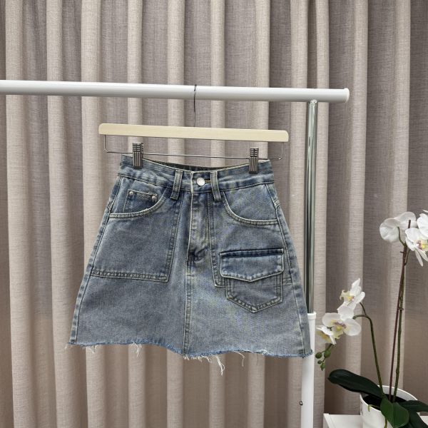 百搭牛仔A字裙 二手女裙褲,長裙,短裙,長褲,短褲,穿搭推薦,高CP服飾,洋裝,吊帶褲,吊帶裙 A字裙 牛仔裙