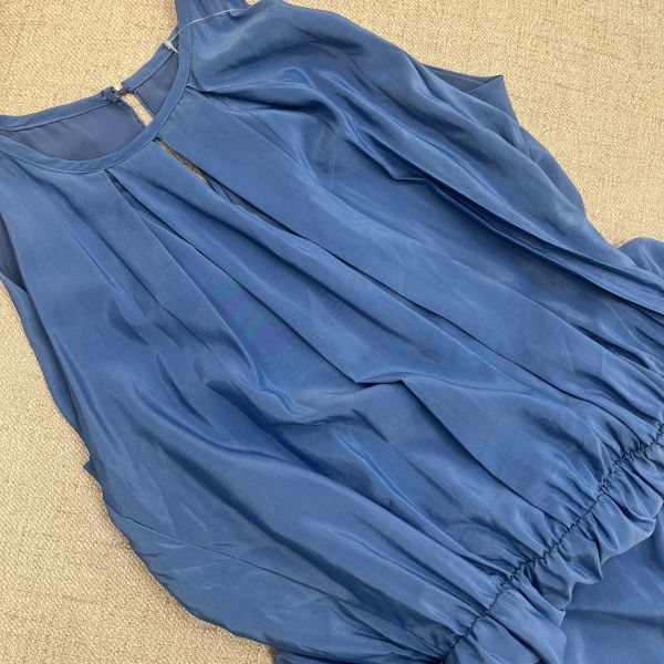 水藍色無袖禮服 二手女裙褲,長裙,穿搭推薦,高CP服飾,海邊穿搭,藍色系穿搭,氣質穿搭,禮服,藍色系禮服,晚會穿搭