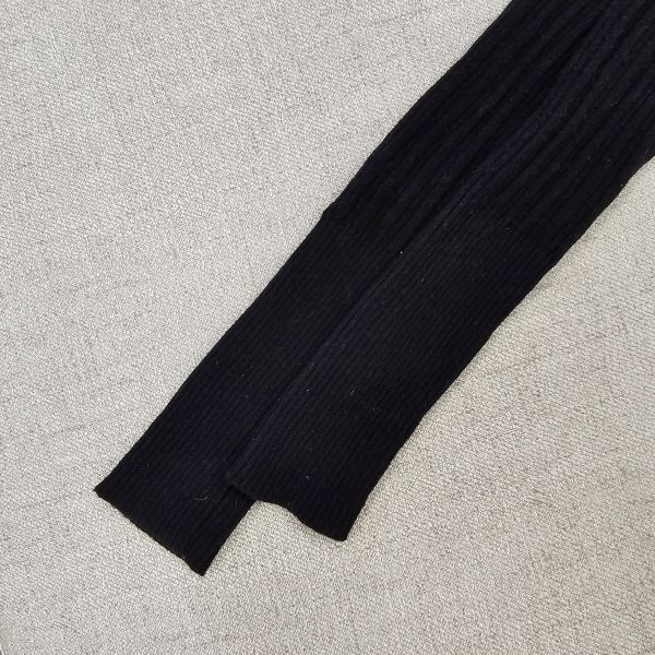 黑V領修身麻花毛衣 女上衣 / 二手女裝 / 穿搭