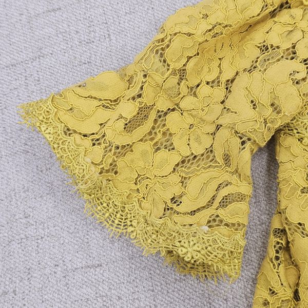 暖黃三層蕾絲平口吊帶上衣 女上衣 / 二手女裝 / 穿搭