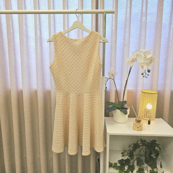 膚橘小香風小鑽無袖洋裝 二手女裙褲 / 長裙短裙 / 長褲短褲 / 穿搭推薦 / 高CP服飾