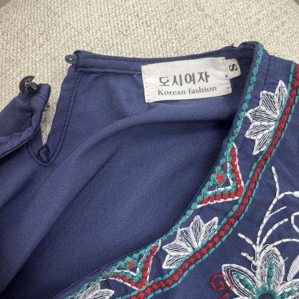 深藍幾何花紋連身裙 二手女裙褲,長裙,短裙,長褲,短褲,穿搭推薦,高CP服飾,洋裝,吊帶褲,吊帶裙