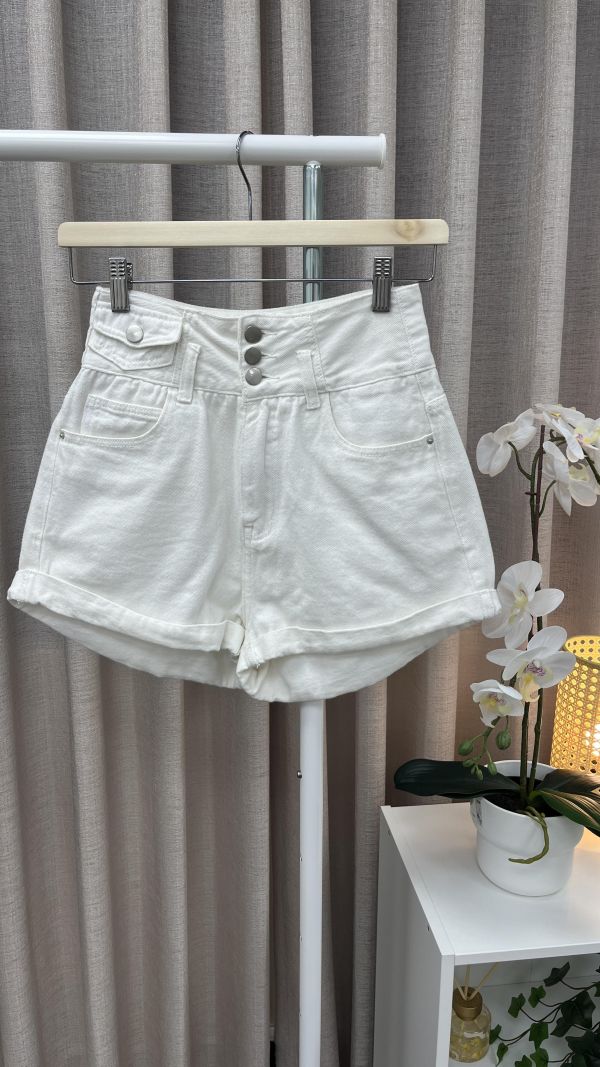 白色高腰短牛仔 二手女裙褲,長裙,短裙,長褲,短褲,穿搭推薦,高CP服飾,洋裝,吊帶褲,吊帶裙 白色 牛仔褲 高腰 排扣