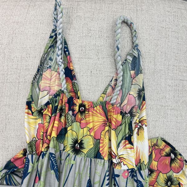 熱帶風灰色吊帶裙 二手女裙褲 / 長裙短裙 / 穿搭推薦 / 高CP服飾/熱帶穿搭/優雅長裙/海邊穿搭