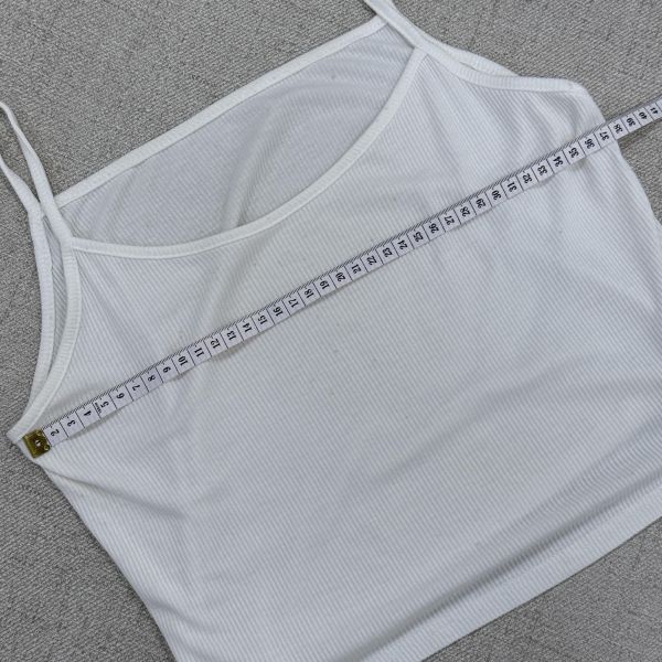 白色背心 女上衣 / 二手女裝 / 穿搭
