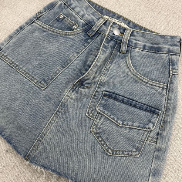 百搭牛仔A字裙 二手女裙褲,長裙,短裙,長褲,短褲,穿搭推薦,高CP服飾,洋裝,吊帶褲,吊帶裙 A字裙 牛仔裙