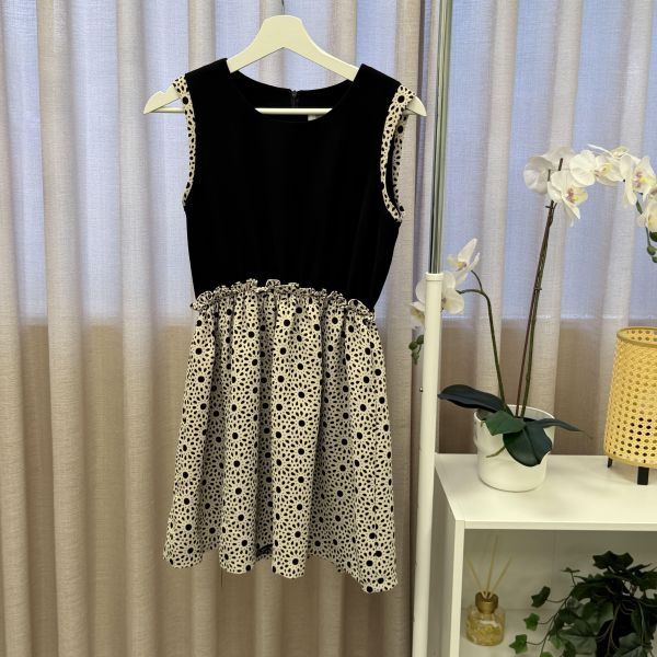 韓國製-優雅黑拼接點點無袖洋裝 二手女裙褲 / 長裙短裙 / 長褲短褲 / 穿搭推薦 / 高CP服飾