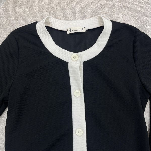 黑色韓系約會風百搭小外套 女上衣 / 二手女裝 / 穿搭 /外套 /貼身 /合身 /短版 /合身剪裁 / 短版外套 /溫柔氣質風 / 極簡質感風