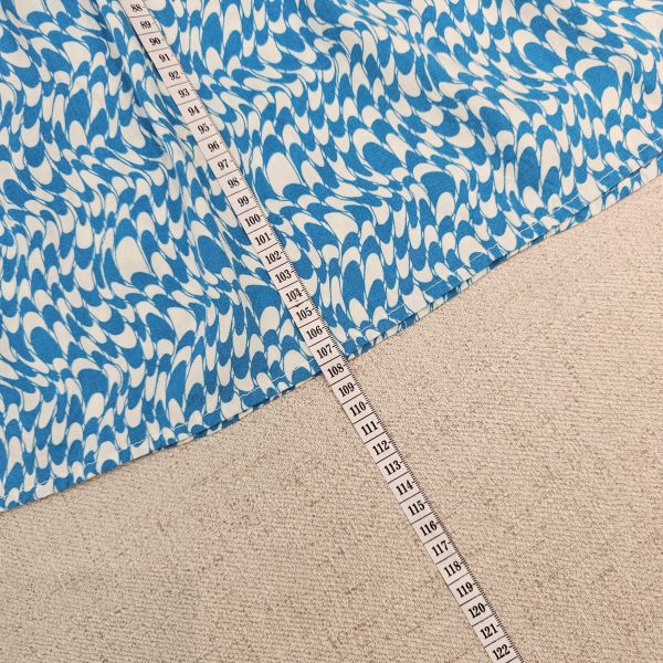 藍無袖薄款印花洋裝 二手女裙褲 / 長裙短裙 / 長褲短褲 / 穿搭推薦 / 高CP服飾