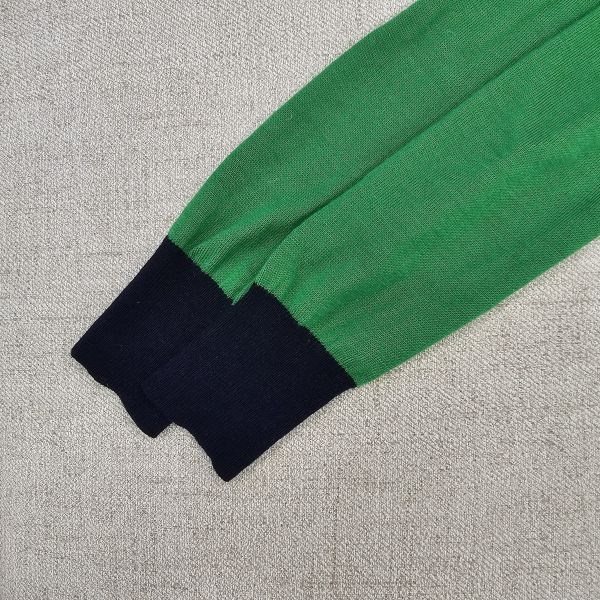 活力綠帶領領薄針織上衣 女上衣 / 二手女裝 / 穿搭