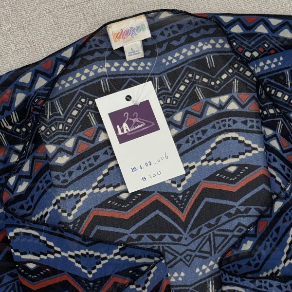 水藍幾何版罩衫 女上衣 / 二手女裝 / 穿搭