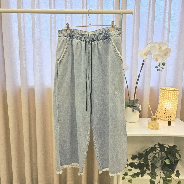 抽繩淺藍牛仔寬褲 二手女裙褲 / 長裙短裙 / 長褲短褲 / 穿搭推薦 / 高CP服飾