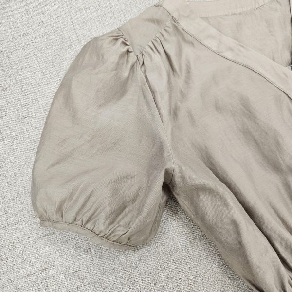 棕澎袖排釦短袖洋裝 二手女裙褲 / 長裙短裙 / 長褲短褲 / 穿搭推薦 / 高CP服飾