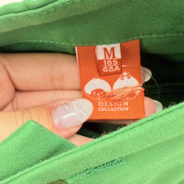 草綠色長褲 二手女裙褲,長裙,短裙,長褲,短褲,穿搭推薦,高CP服飾,洋裝,吊帶褲,吊帶裙