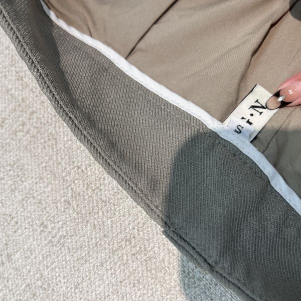 灰色小A字裙 二手女裙褲,長裙,短裙,長褲,短褲,穿搭推薦,高CP服飾,洋裝,吊帶褲,吊帶裙