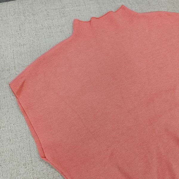 亮粉高領無袖針織上衣 女上衣 / 二手女裝 / 穿搭