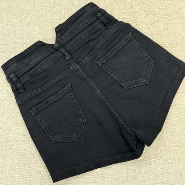 黑色高腰修身雙層腰頭短褲 二手女裙褲 / 長裙短裙 / 長褲短褲 / 穿搭推薦 / 高CP服飾