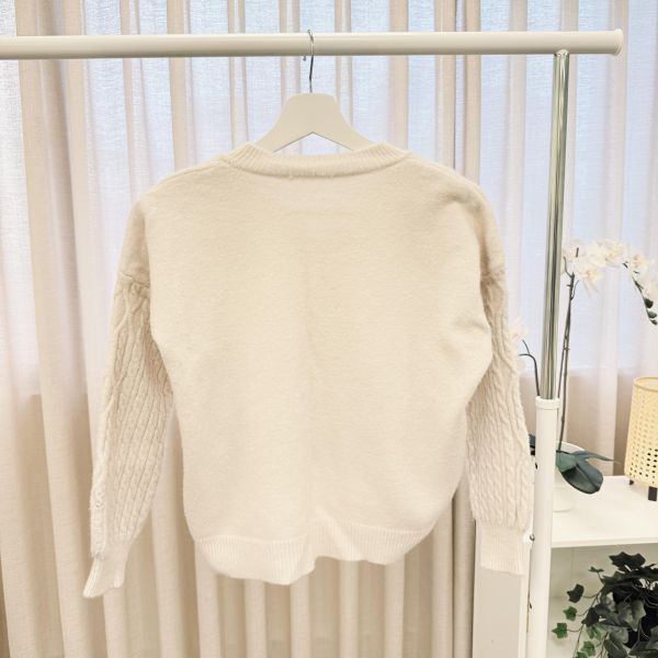 米白針織短版毛衣 女上衣,二手女裝,穿搭,上衣,外套,襯衫 毛衣 針織