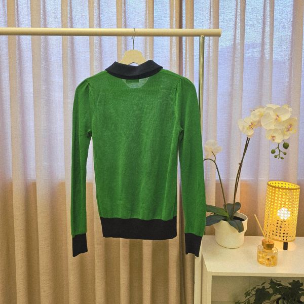 活力綠帶領領薄針織上衣 女上衣 / 二手女裝 / 穿搭