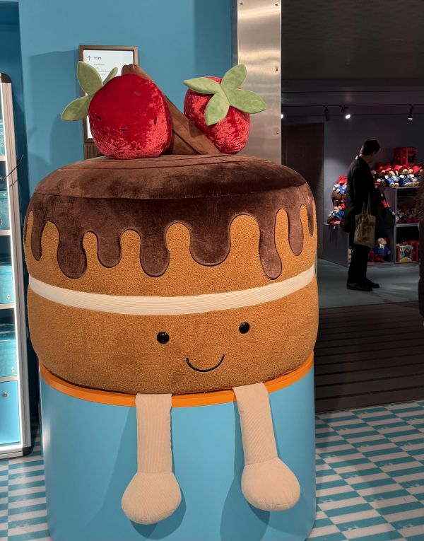 HARRODS 聯名 草莓 巧克力蛋糕 jELLYCAT Amuseables Glacy Chocolate Cake (包含 蛋糕禮盒) jELLYCAT Amuseables Glacy Chocolate Cake