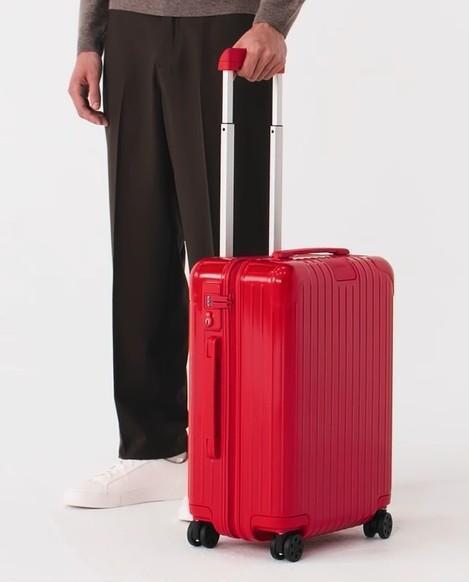 德國正品 RIMOWA 法拉利紅 ESSENTIAL TRUNK PLUS 胖胖箱 冰箱 CHECK IN L CABIN 可刷卡分24期 (免運) (轉帳 回饋價折約1.8%) RIMOWA ESSENTIAL TRUNK PLUSGLOSS RED