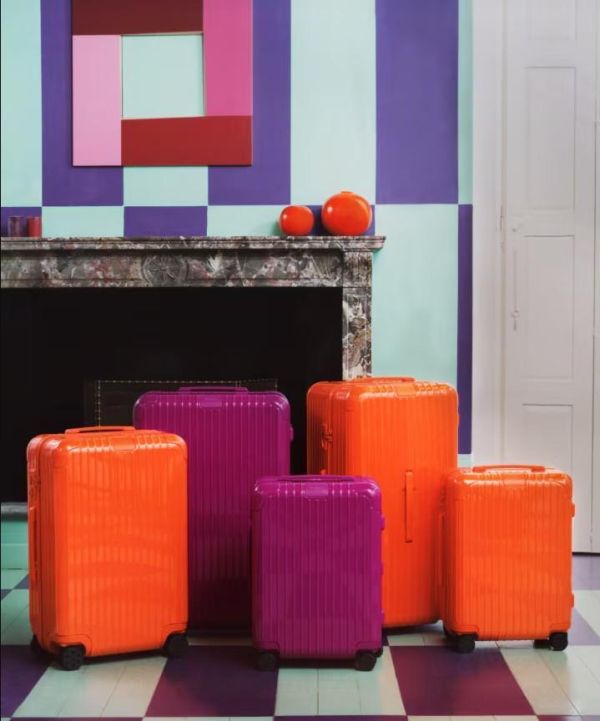 德國正品 RIMOWA GLOSS MAGENTA ESSENTIAL TRUNK PLUS 胖胖箱 冰箱 CHECK IN L CABIN 可刷卡分24期 (免運) (轉帳 回饋價折約1.8%) RIMOWA ESSENTIAL TRUNK PLUS GLOSS MAGENTA