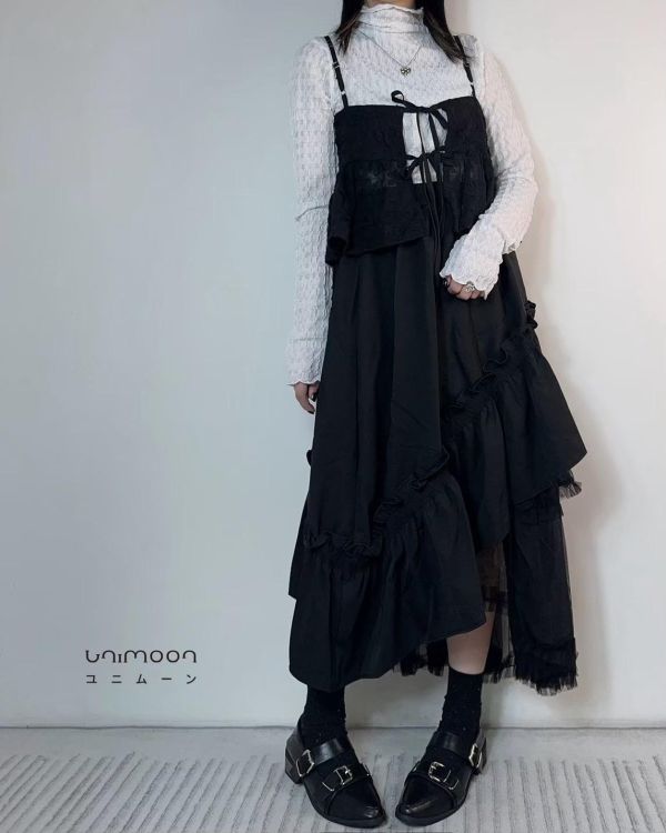 ɴᴏᴠ 𝟮𝟱-𝟭異材質拼接斜月蕾絲設計款長裙 