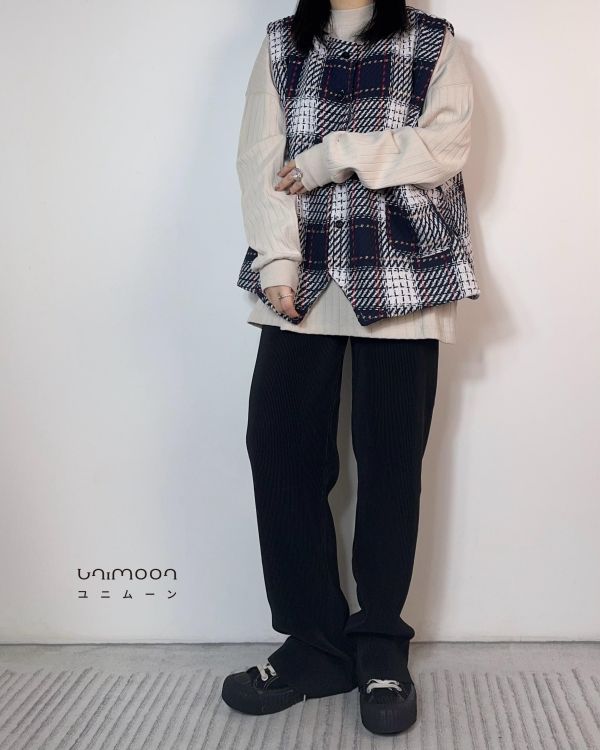 𝟮𝟲𝟮𝟭𝟵 復古編織交錯格紋麻棉雙口袋背心 