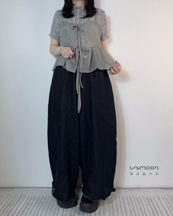 𝟮𝟲𝟰𝟭𝟭 混灰格皺皺肌理布捲邊短版上衣 