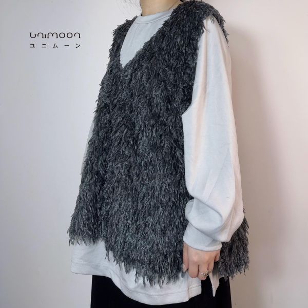 𝟮𝟲𝟮𝟮𝟰 灰狼羽毛流蘇背心 