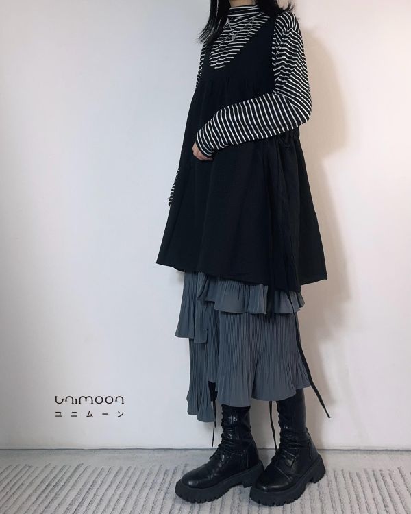 ᴀᴜɢ 𝟬𝟭 U領抽繩綁帶短背心洋裝 