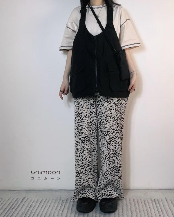 ᴀᴜɢ 𝟬𝟯 豹紋坑條波浪邊鬆緊腰落地褲 