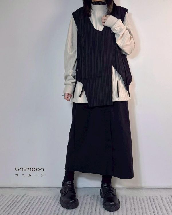 ᴅᴇᴄ 𝟬𝟮 羅紋中領坑條寬鬆上衣 