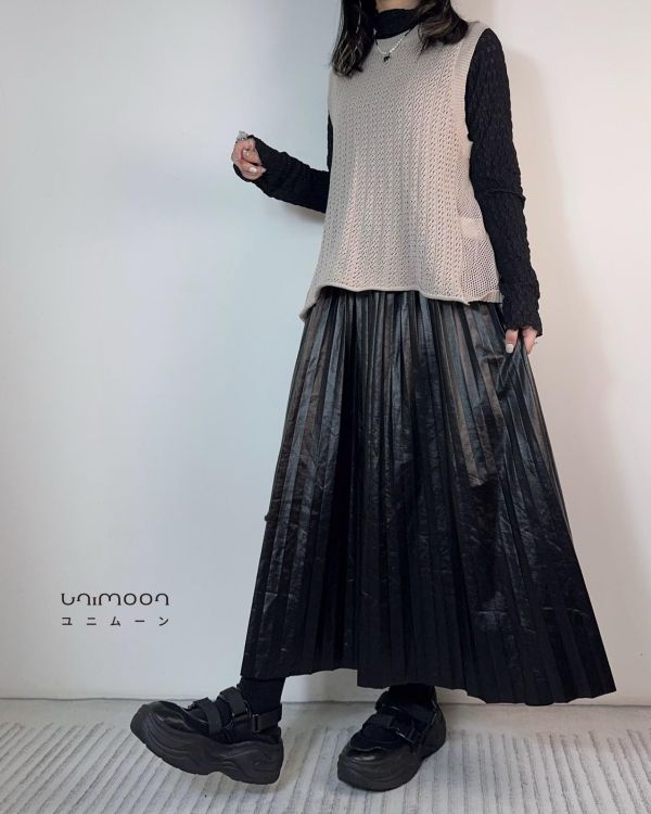 ɴᴏᴠ 𝟮𝟱-𝟮𝟴 奶茶卷邊拼接感針織背心 