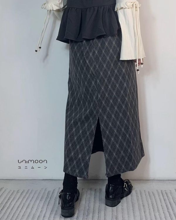 ɴᴏᴠ 𝟮𝟱-𝟵 菱格毛呢後開衩直筒裙 