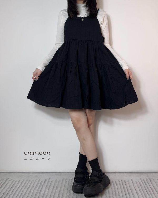 𝟮𝟲𝟮𝟬𝟲  黑曜浮紋短背心洋裝 