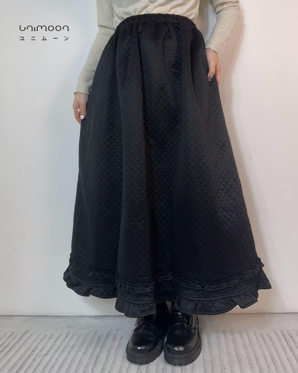 𝟮𝟲𝟭𝟮𝟬 菱形壓棉小花邊傘擺長裙 