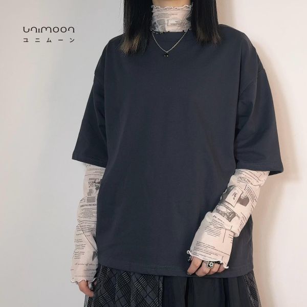 ᴀᴘʀ 𝟮𝟱-𝟭𝟰 褪色報紙復古透膚捲邊彈性打底上衣 