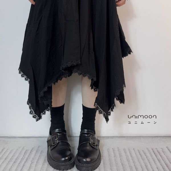 𝟮𝟲𝟯𝟮𝟱 夜晚碎片設計款不規則蕾絲花邊裙 