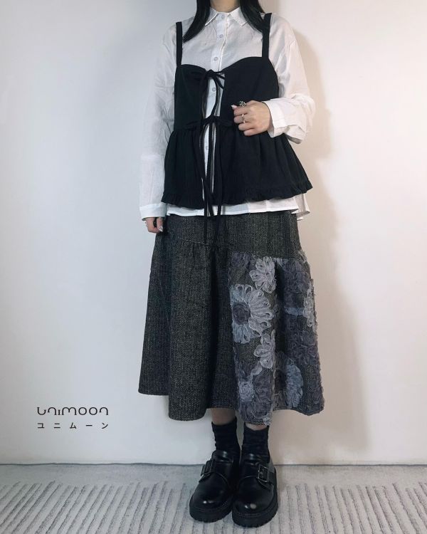 ᴅᴇᴄ 𝟮𝟱-𝟭 灰夜紫藤立體花織毛呢拼接裙 