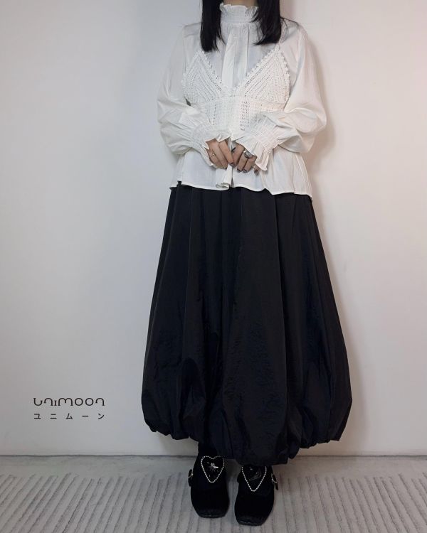 𝟮𝟲𝟯𝟬𝟯 白樺小鎮假兩件荷葉袖口立領上衣 