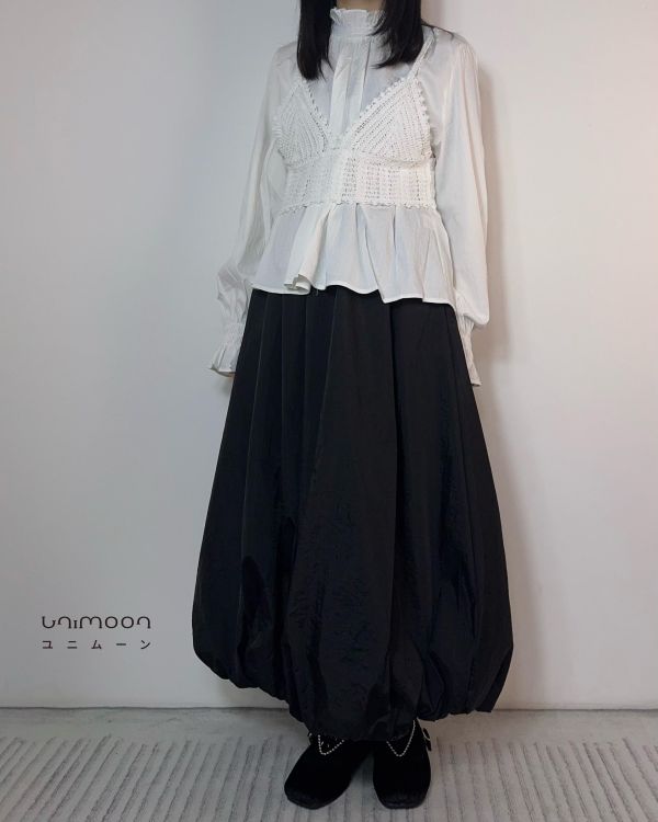 𝟮𝟲𝟯𝟬𝟯 白樺小鎮假兩件荷葉袖口立領上衣 