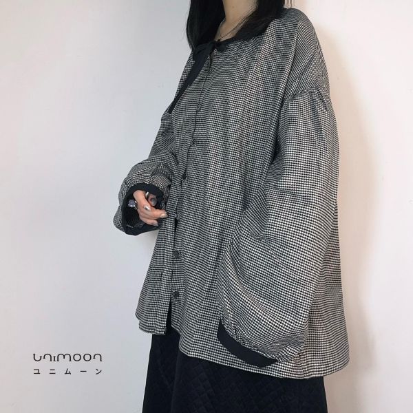 𝟮𝟲𝟭𝟭𝟵 千鳥格磨毛綁帶排扣落肩上衣 