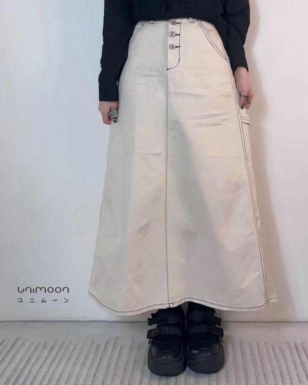 ᴊᴜʟ 𝟮𝟱-𝟮 撞色車縫線設計多扣A字裙 