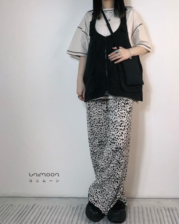 ᴀᴜɢ 𝟬𝟯 豹紋坑條波浪邊鬆緊腰落地褲 