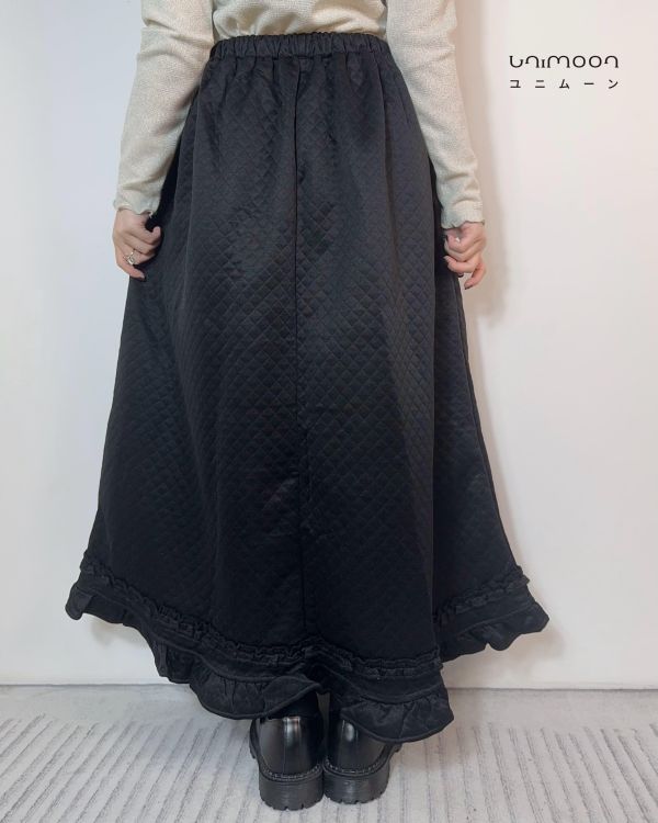 𝟮𝟲𝟭𝟮𝟬 菱形壓棉小花邊傘擺長裙 